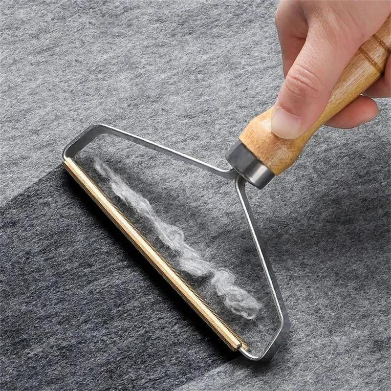 Wooden Handle Pet Hair Remover, Multi-Use Lint Roller Scraper, Lint Removing Shaving Tool for Clothes, Carpets & Pet Bed, Cat & Dogs Accessories